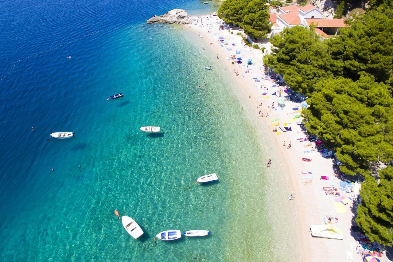 Apartments By The Sea Brela, Makarska - 18356 ภายนอก รูปภาพ