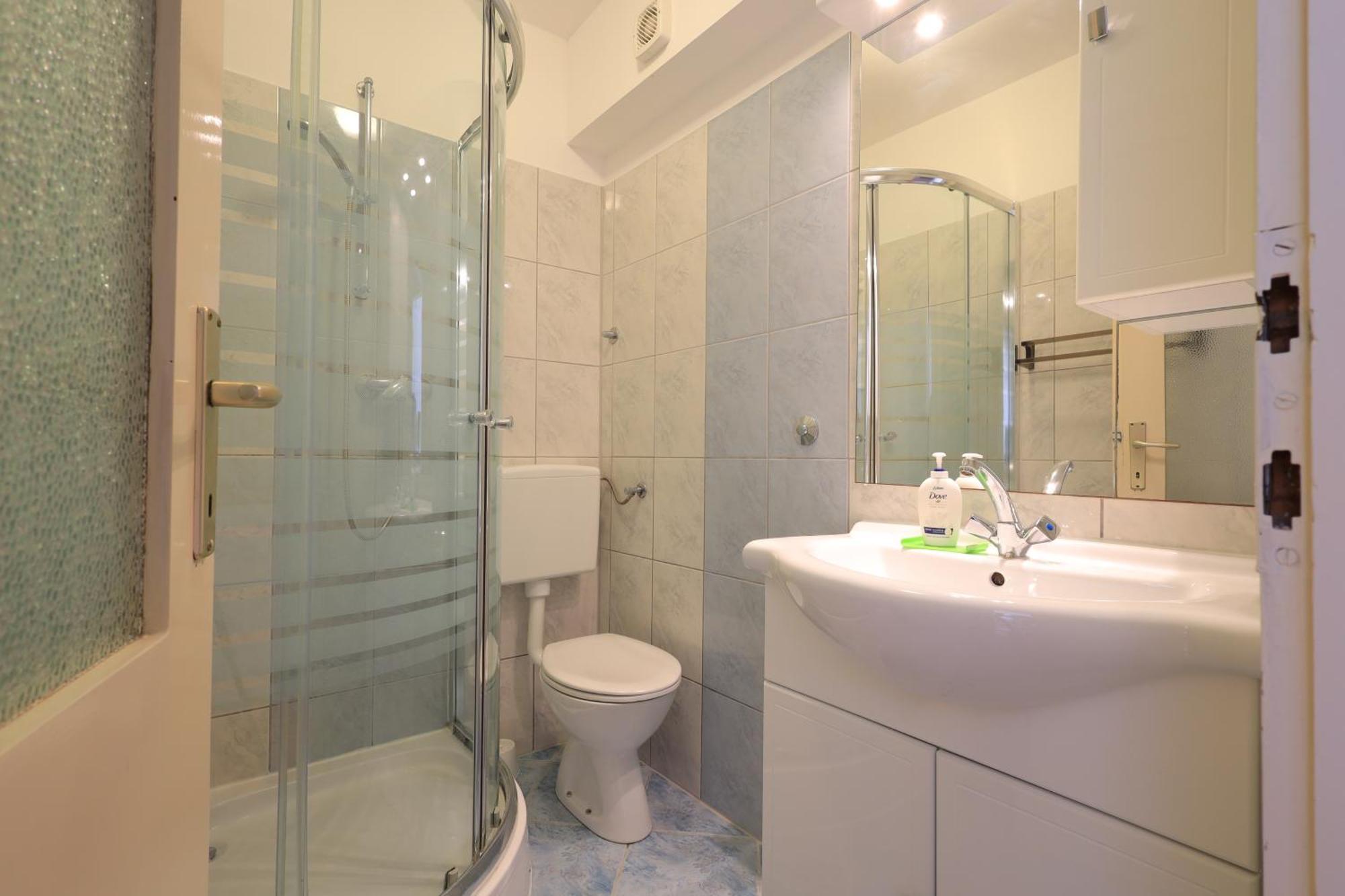 Apartments By The Sea Brela, Makarska - 18356 ภายนอก รูปภาพ