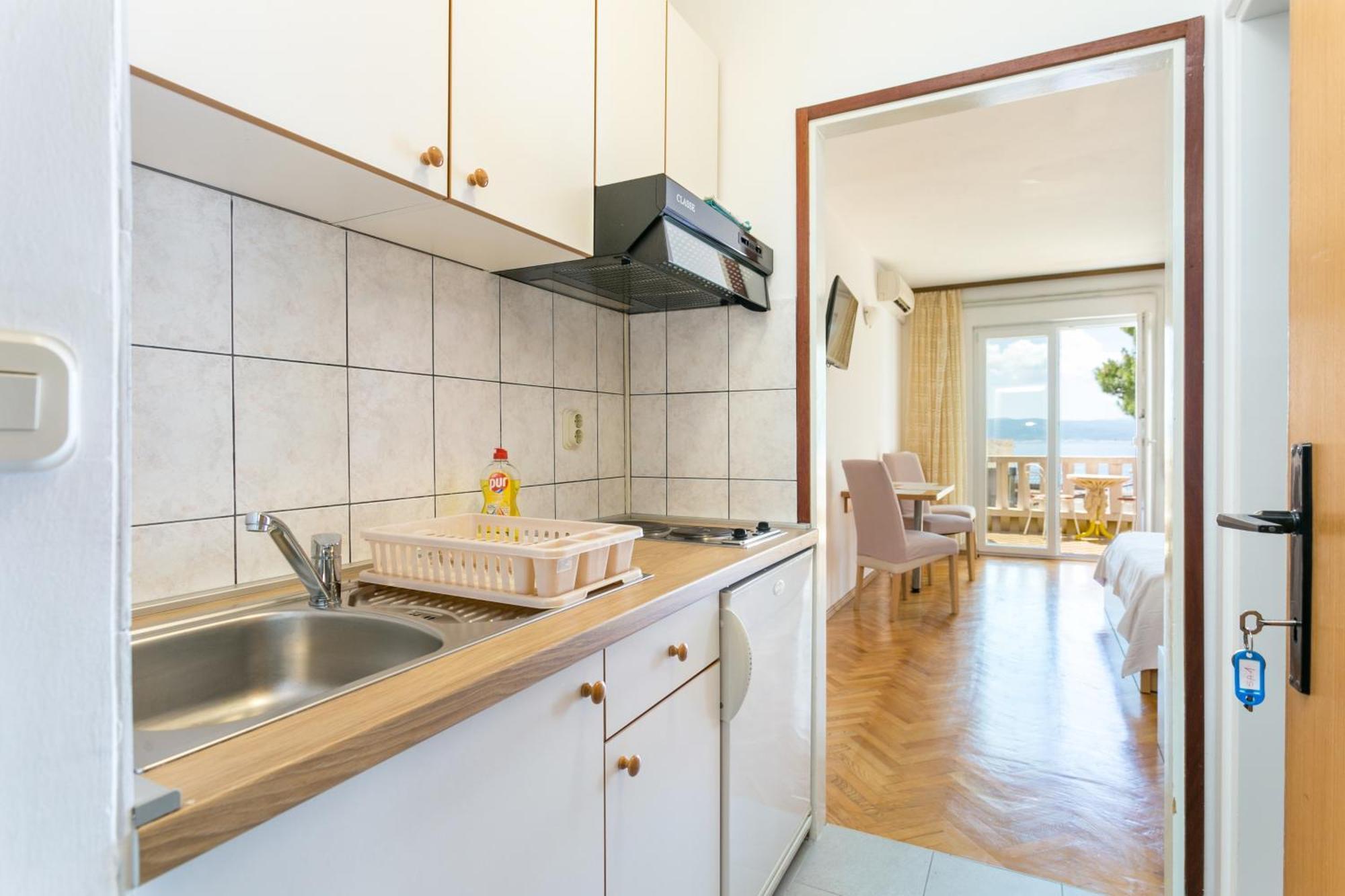 Apartments By The Sea Brela, Makarska - 18356 ภายนอก รูปภาพ