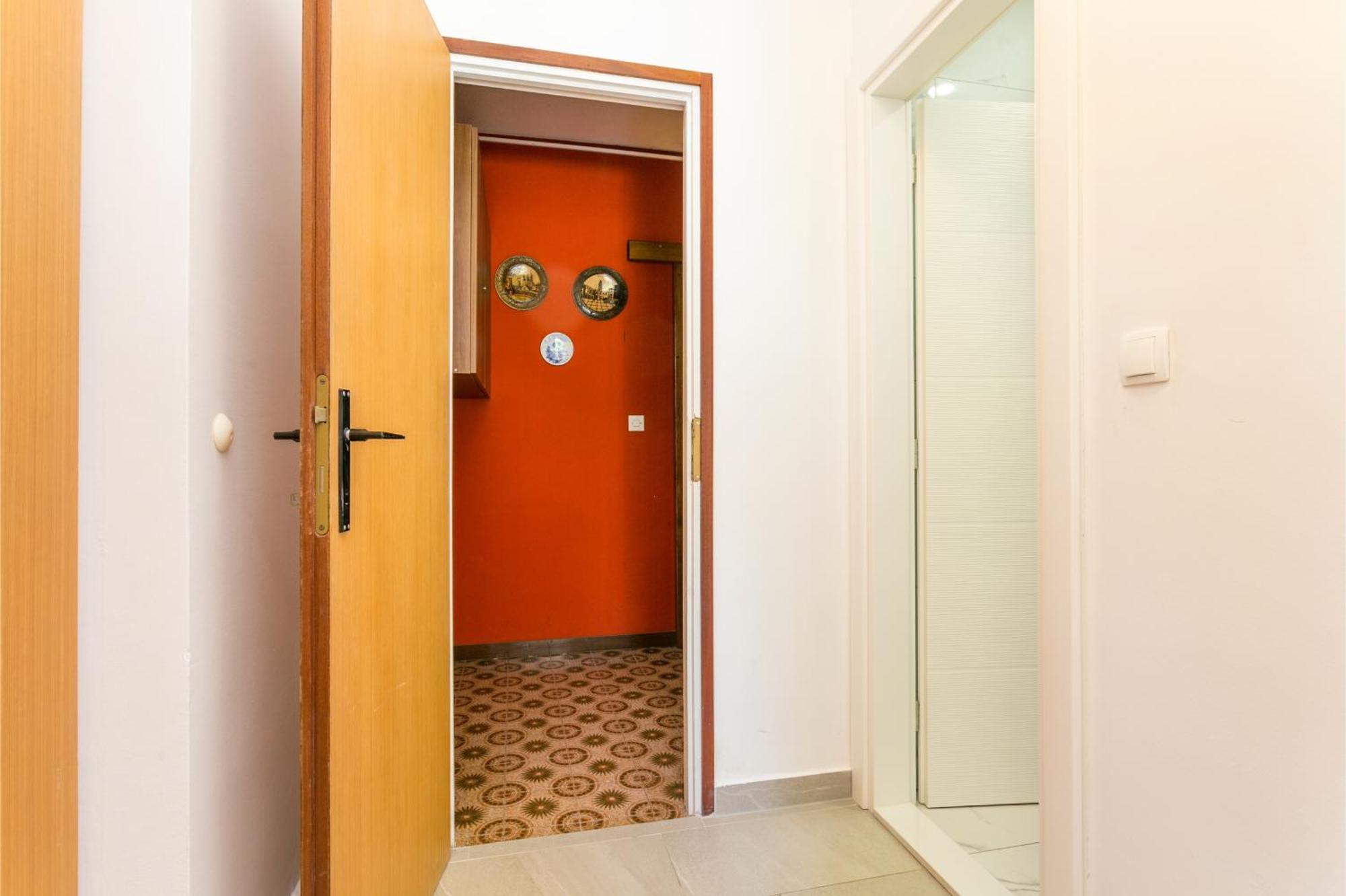 Apartments By The Sea Brela, Makarska - 18356 ภายนอก รูปภาพ