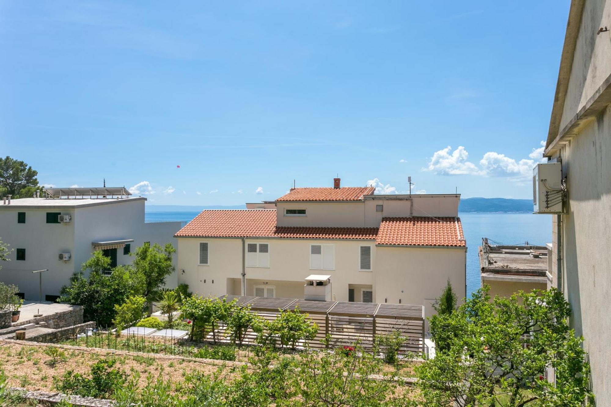 Apartments By The Sea Brela, Makarska - 18356 ภายนอก รูปภาพ
